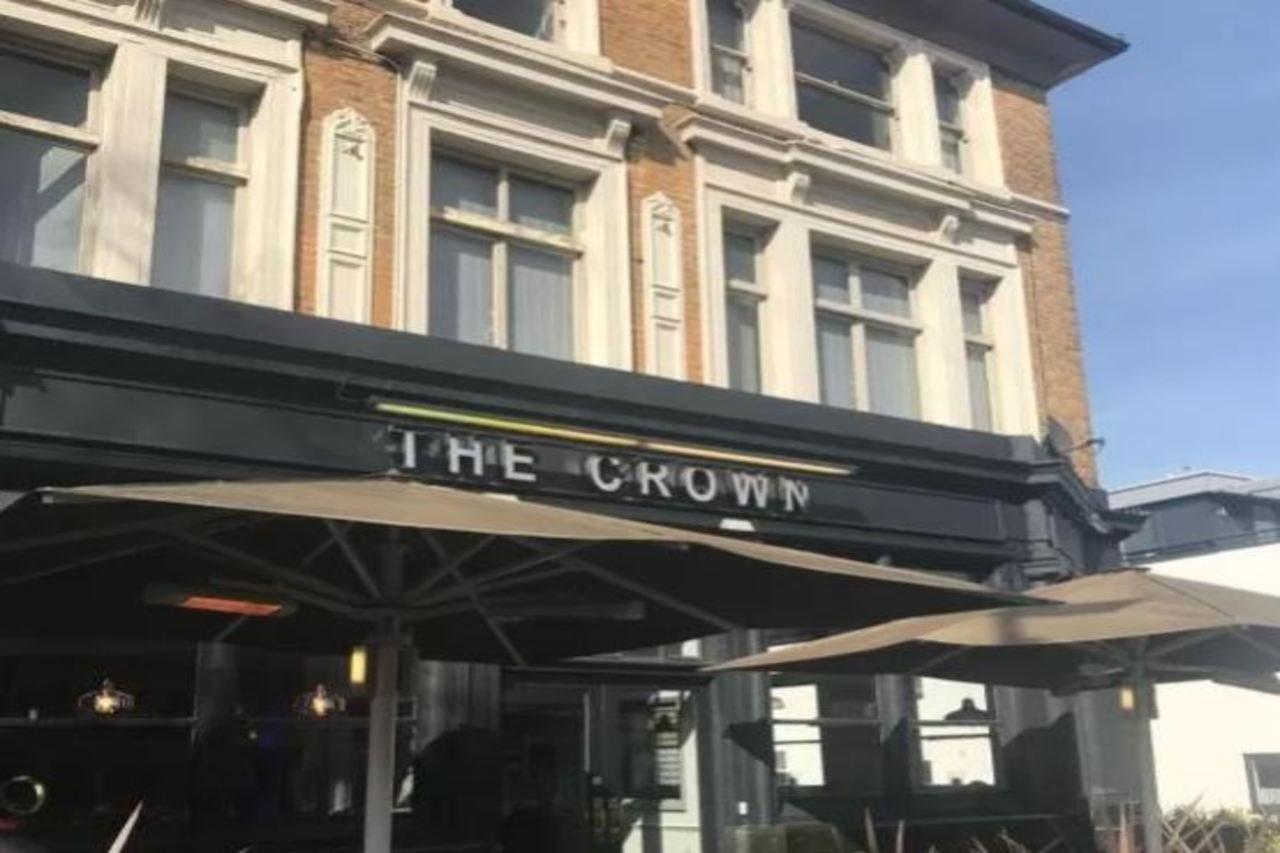 Publove @ The Crown, Battersea Londyn Zewnętrze zdjęcie